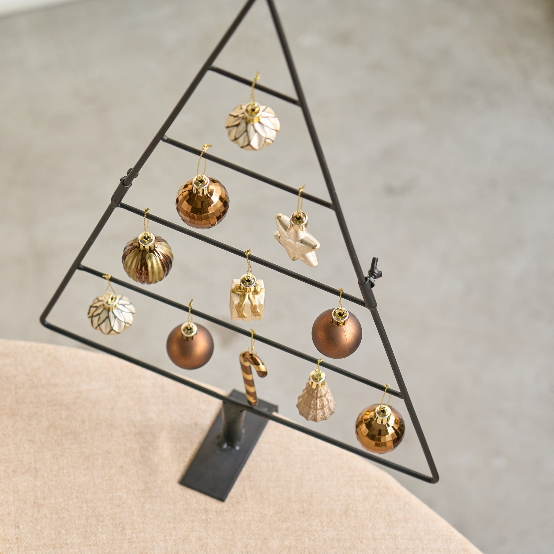 Weihnachtsbaumständer für den Tisch